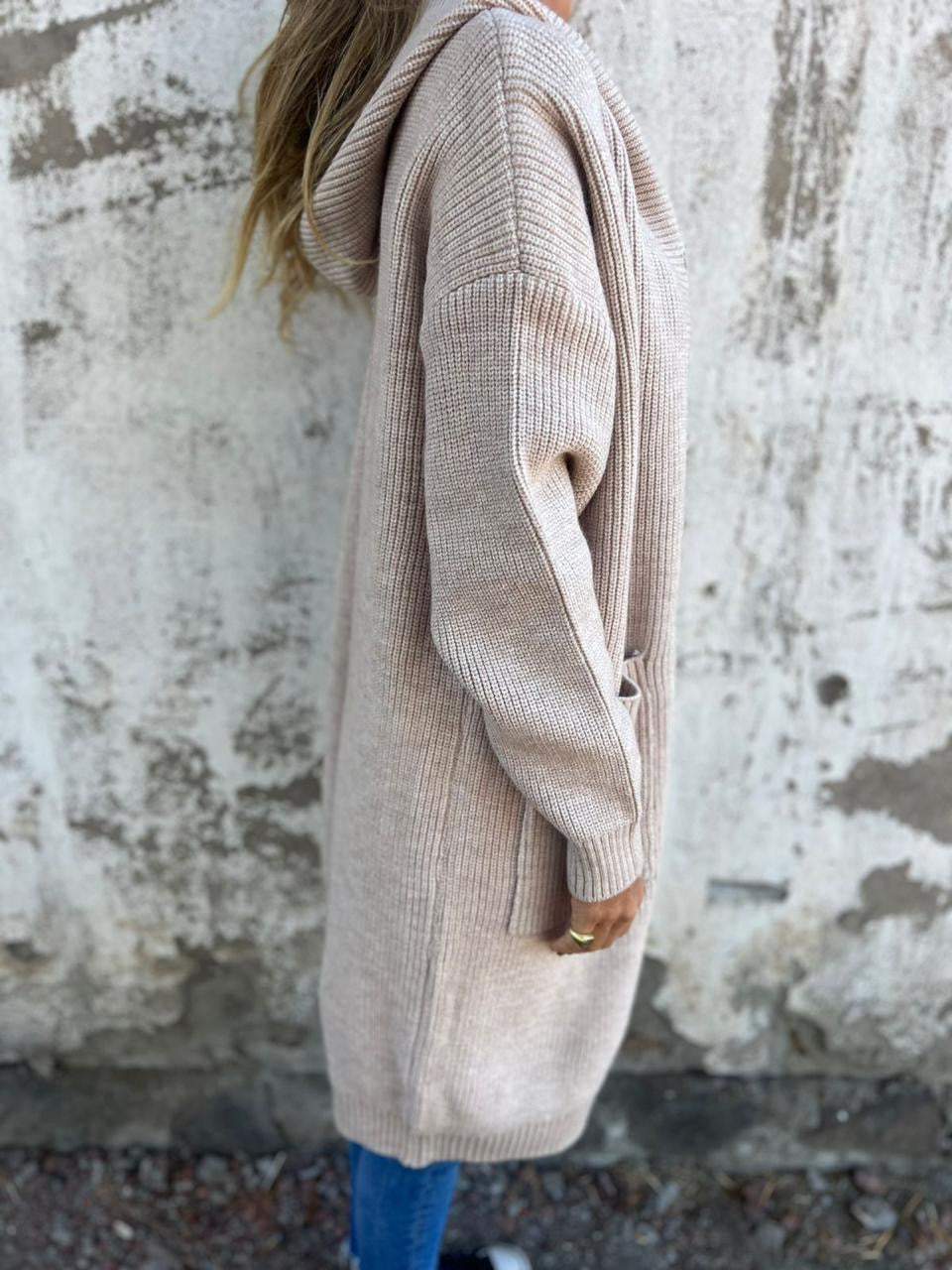 Emilia - Cozy Classic Cardigan