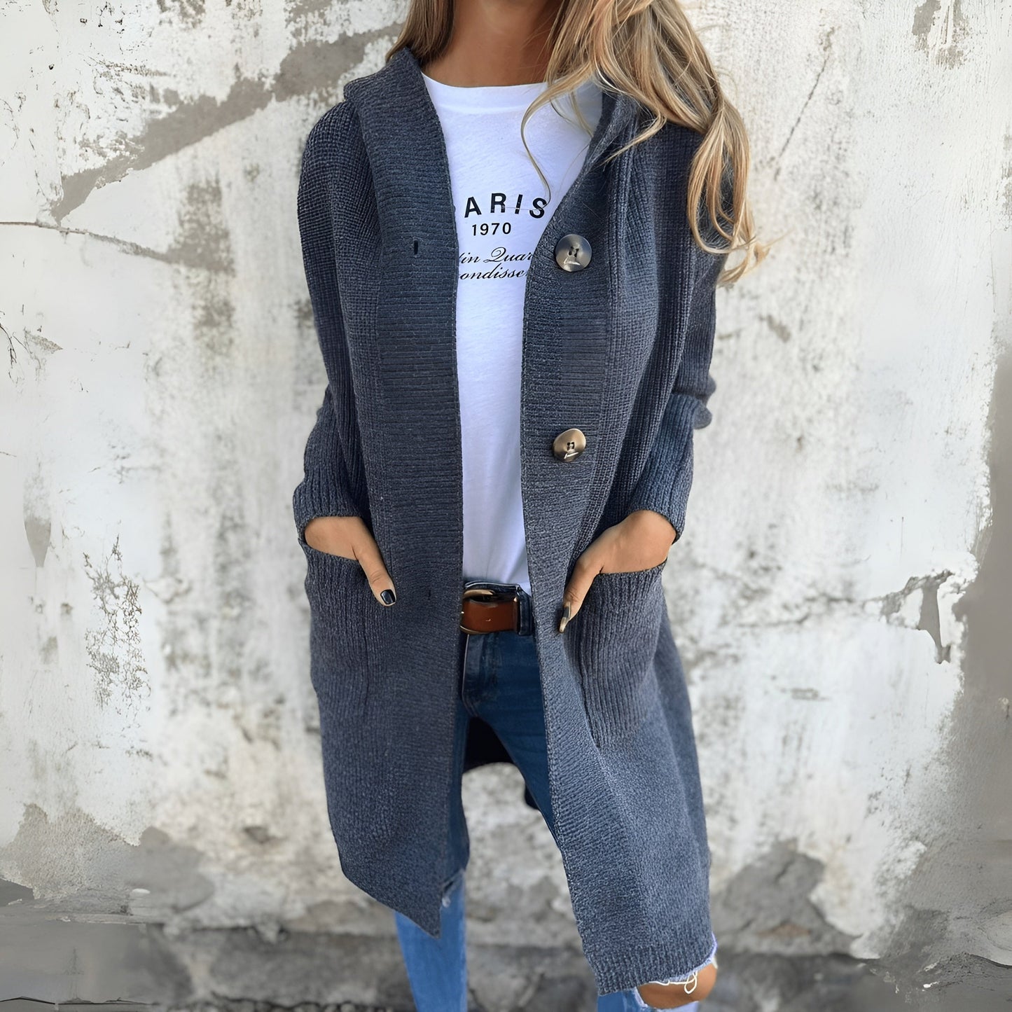 Emilia - Cozy Classic Cardigan