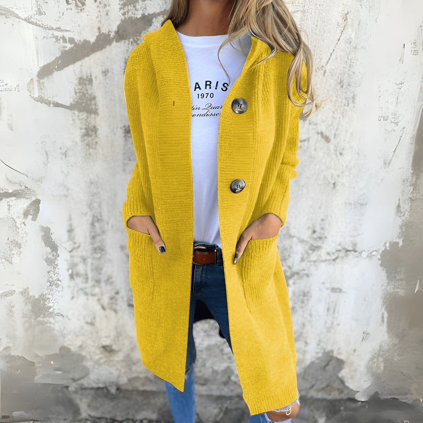 Emilia - Cozy Classic Cardigan