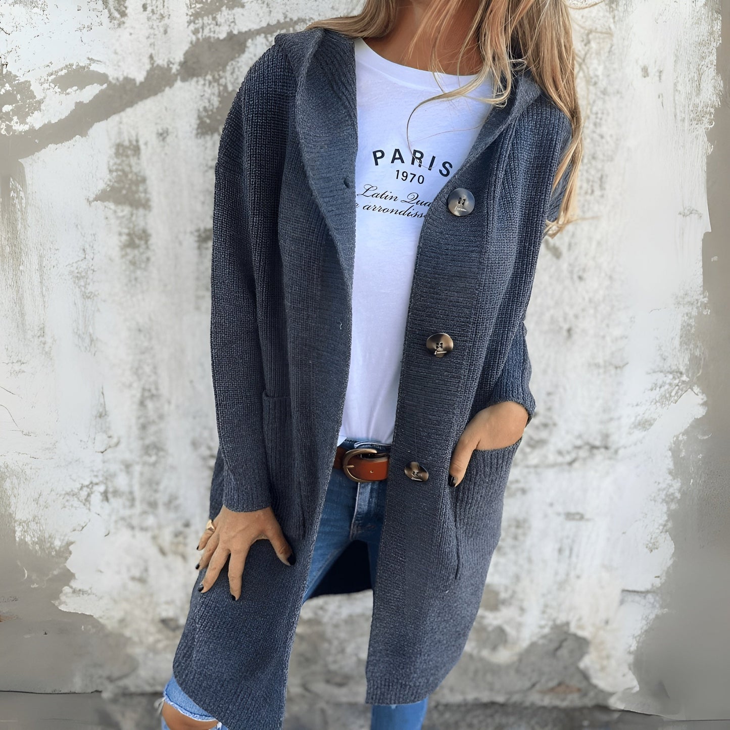 Emilia - Cozy Classic Cardigan